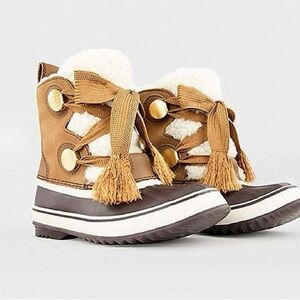 Rare SOREL X Chloé winter boots